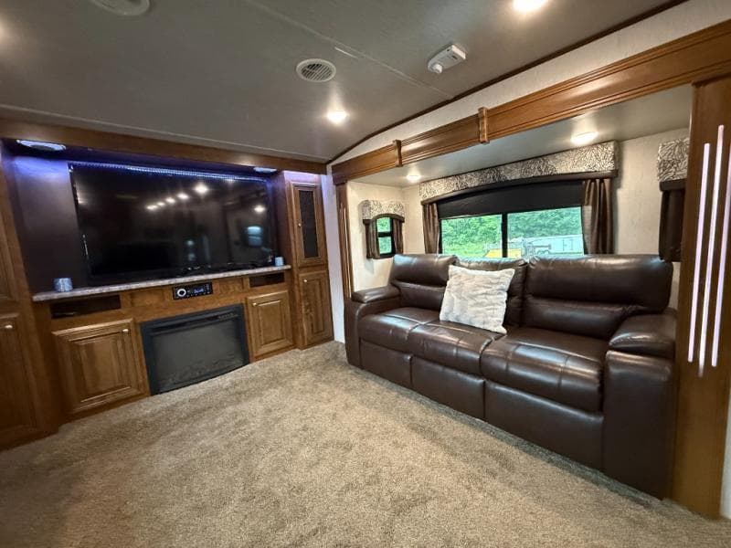 2019 Heartland 2019 Heartland Bighorn - thumbnail 23