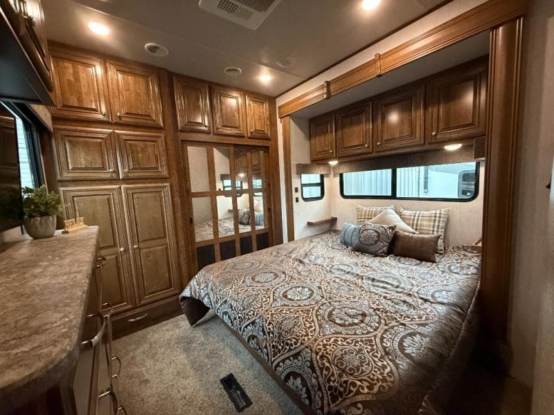 2019 Heartland 2019 Heartland Bighorn - thumbnail 29