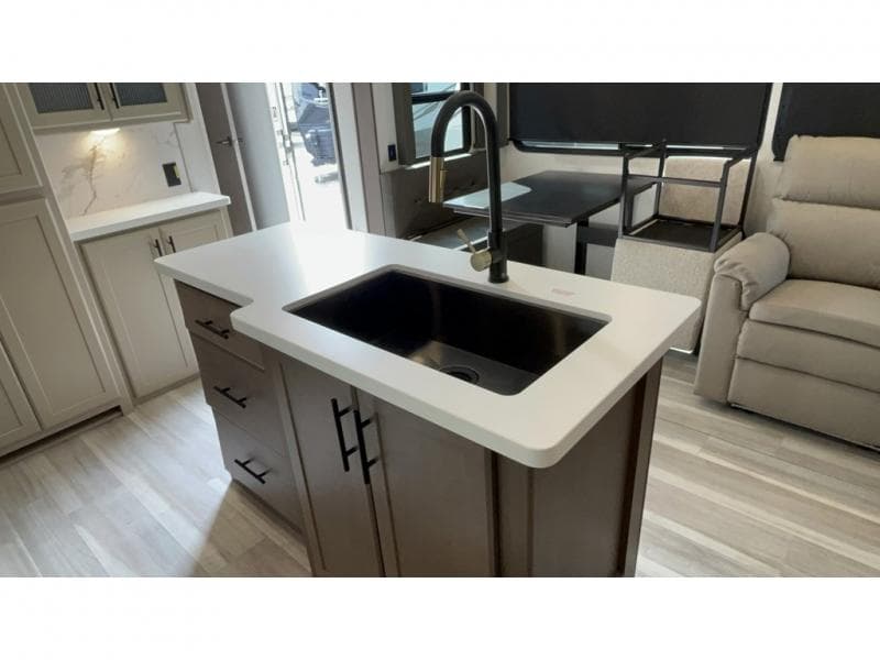 2026 Keystone RV 2026 Keystone RV Cougar Half Ton - thumbnail 16