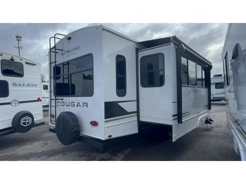 2026 Keystone RV 2026 Keystone RV Cougar Half Ton - thumbnail 3