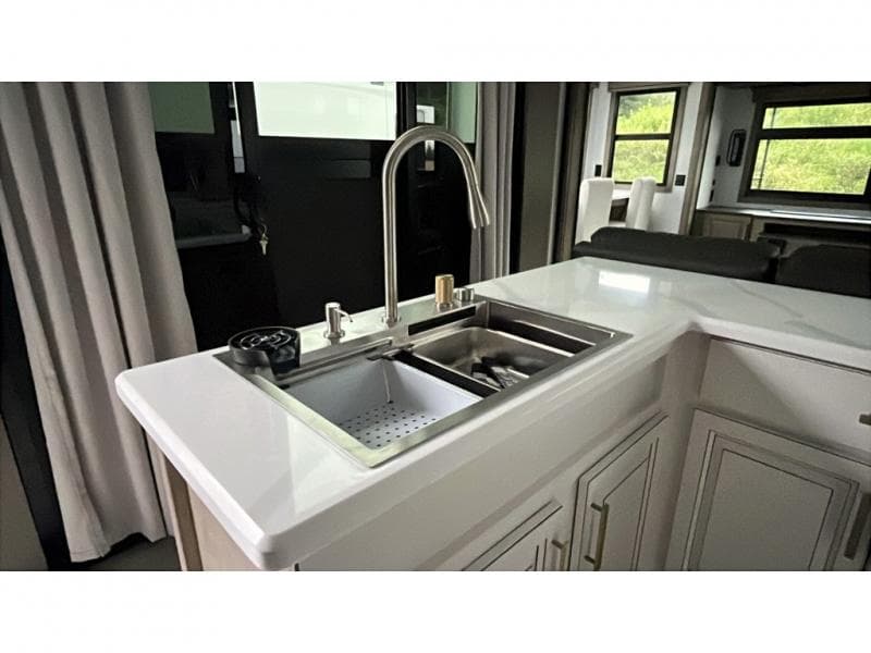 2025 Keystone RV 2025 Keystone RV Montana - thumbnail 18