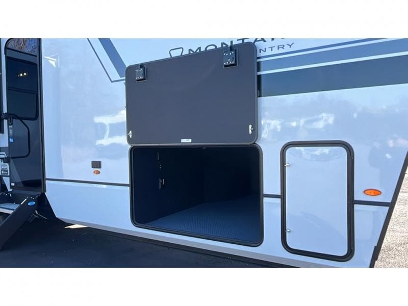 2026 Keystone RV 2026 Keystone RV Montana High Country - thumbnail 8