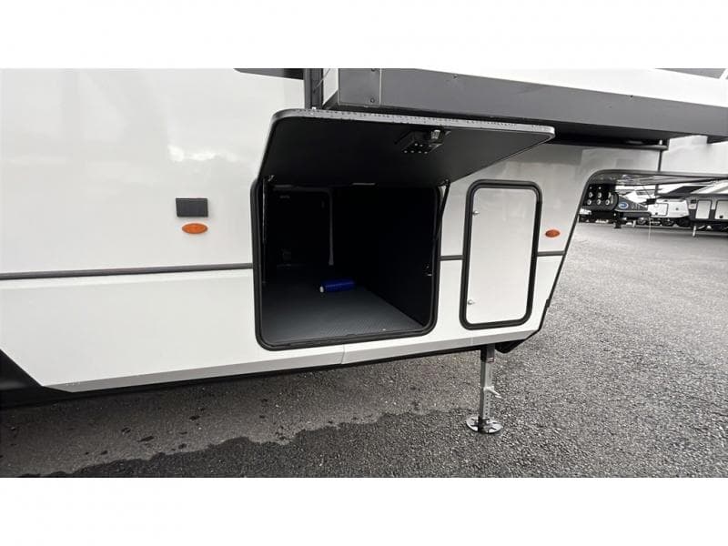 2026 Keystone RV 2026 Keystone RV Montana High Country - thumbnail 8