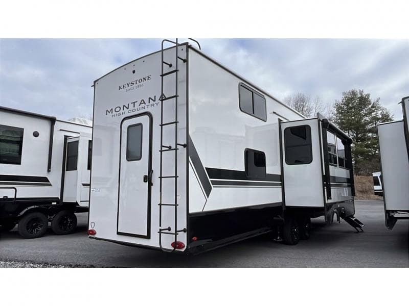 2026 Keystone RV 2026 Keystone RV Montana High Country - thumbnail 3