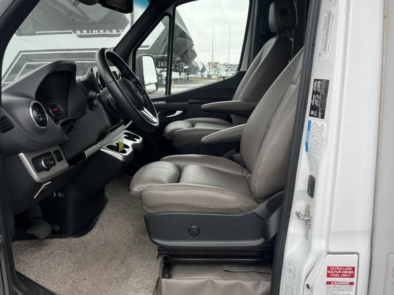 2023 Thor Motor Coach 2023 Thor Motor Coach Quantum - thumbnail 8