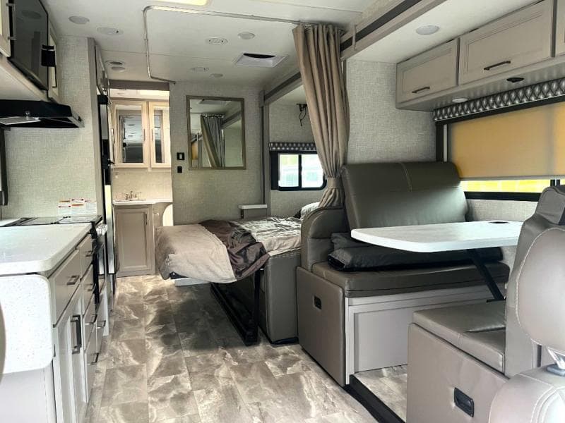 2023 Thor Motor Coach 2023 Thor Motor Coach Quantum - thumbnail 16