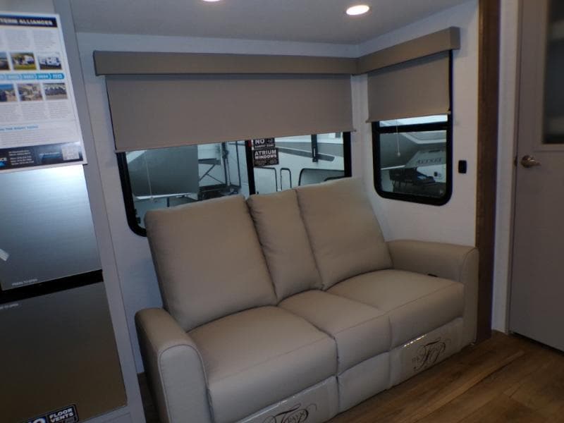 2026 Alliance RV 2026 Alliance RV Avenue - thumbnail 17