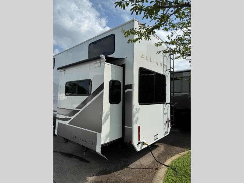 2026 Alliance RV 2026 Alliance RV Benchmark - thumbnail 8