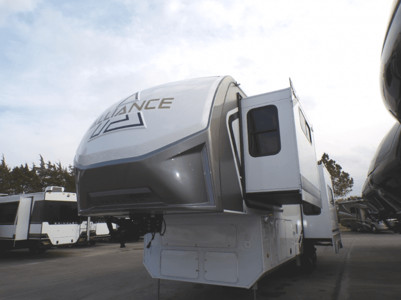 2026 Alliance RV 2026 Alliance RV Paradigm - thumbnail 3