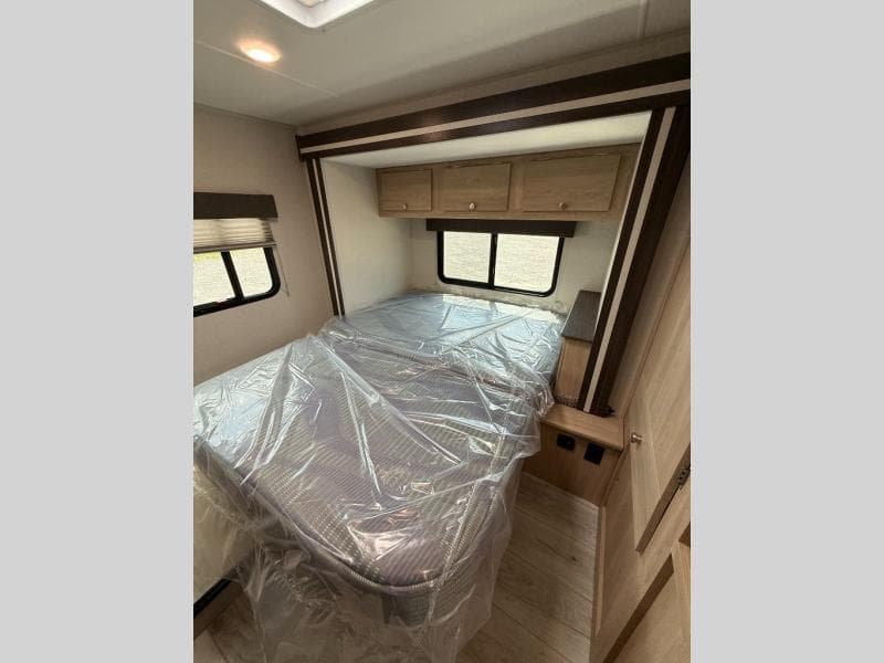 2026 Coachmen 2026 Coachmen Leprechaun - thumbnail 30