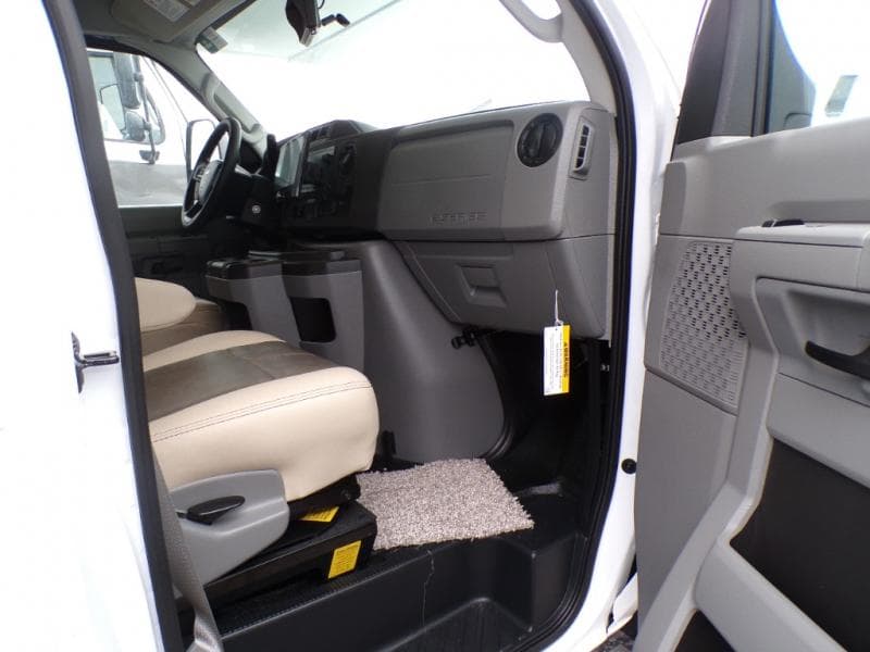 2026 Coachmen 2026 Coachmen Leprechaun - thumbnail 14