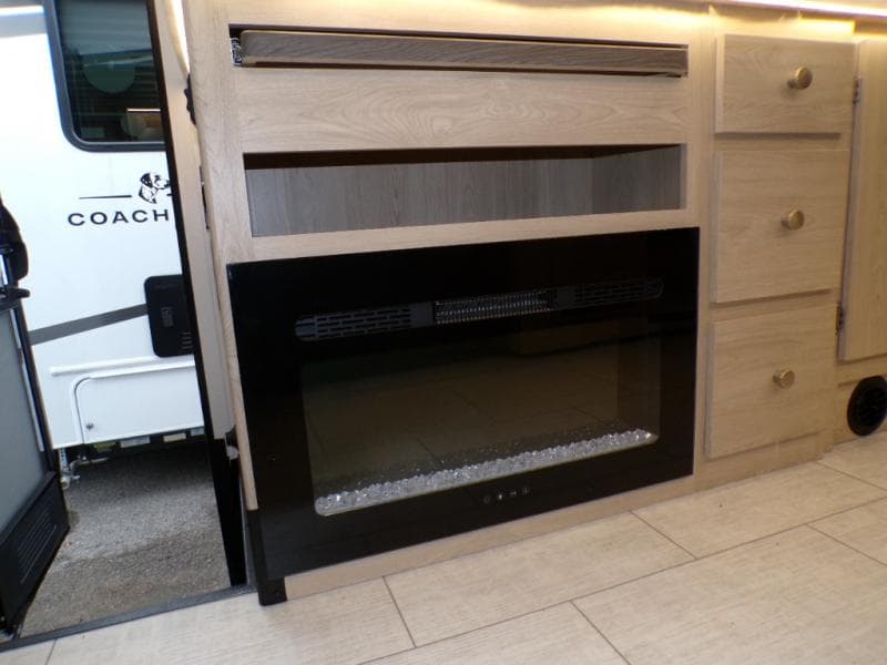 2026 Coachmen 2026 Coachmen Leprechaun - thumbnail 24