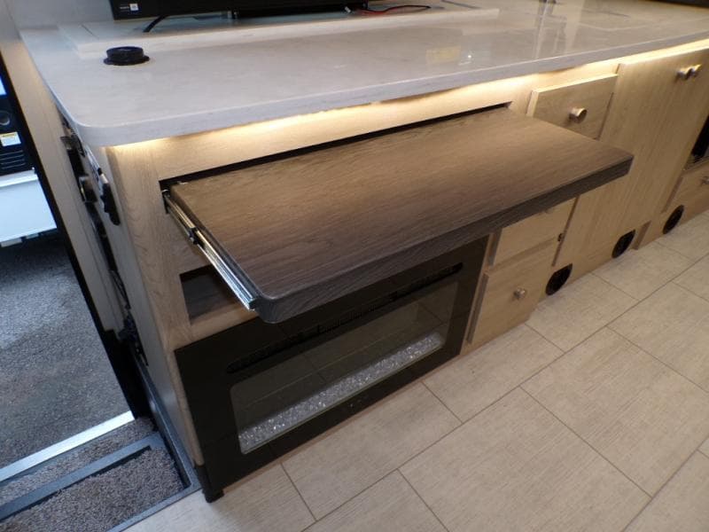 2026 Coachmen 2026 Coachmen Leprechaun - thumbnail 26