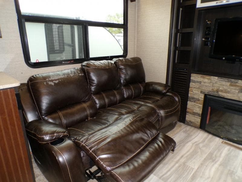 2018 Dutchmen 2018 Dutchmen Voltage - thumbnail 20