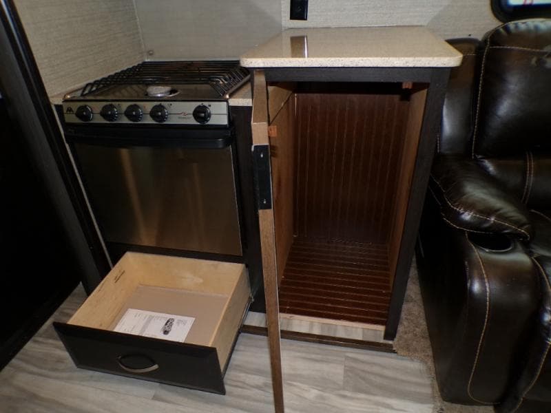 2018 Dutchmen 2018 Dutchmen Voltage - thumbnail 29