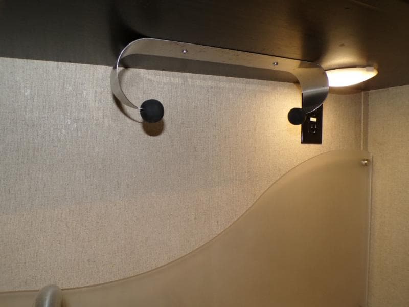 2018 Dutchmen 2018 Dutchmen Voltage - thumbnail 36