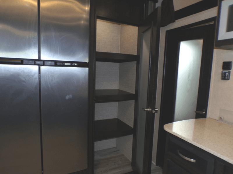 2018 Dutchmen 2018 Dutchmen Voltage - thumbnail 41