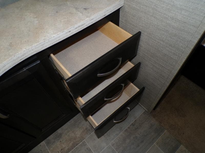 2018 Dutchmen 2018 Dutchmen Voltage - thumbnail 70