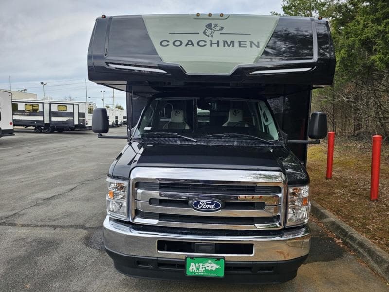 2026 Coachmen 2026 Coachmen Freelander - thumbnail 3