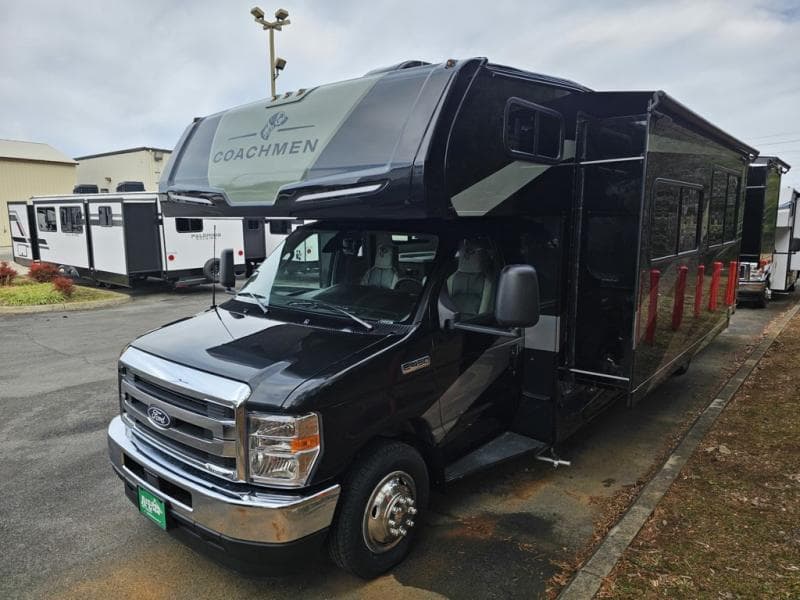 2026 Coachmen 2026 Coachmen Freelander - thumbnail 4