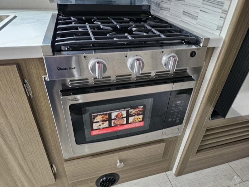 2026 Coachmen 2026 Coachmen Freelander - thumbnail 25