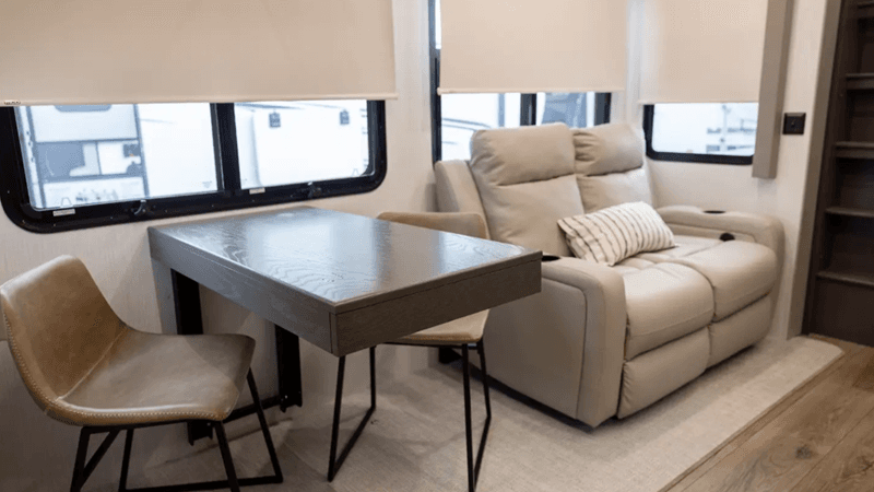 2025 Palomino 2025 Palomino Columbus - thumbnail 61