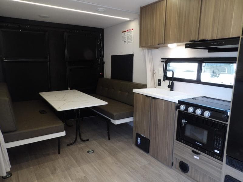 2026 Forest River 2026 Forest River Wildwood Fsx Toy Hauler - thumbnail 8