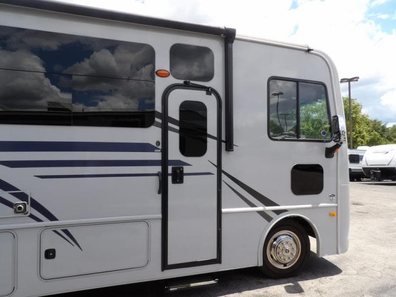 2024 Holiday Rambler 2024 Holiday Rambler Admiral - thumbnail 6