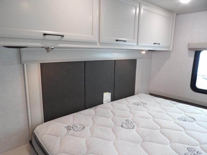 2024 Holiday Rambler 2024 Holiday Rambler Admiral - thumbnail 25