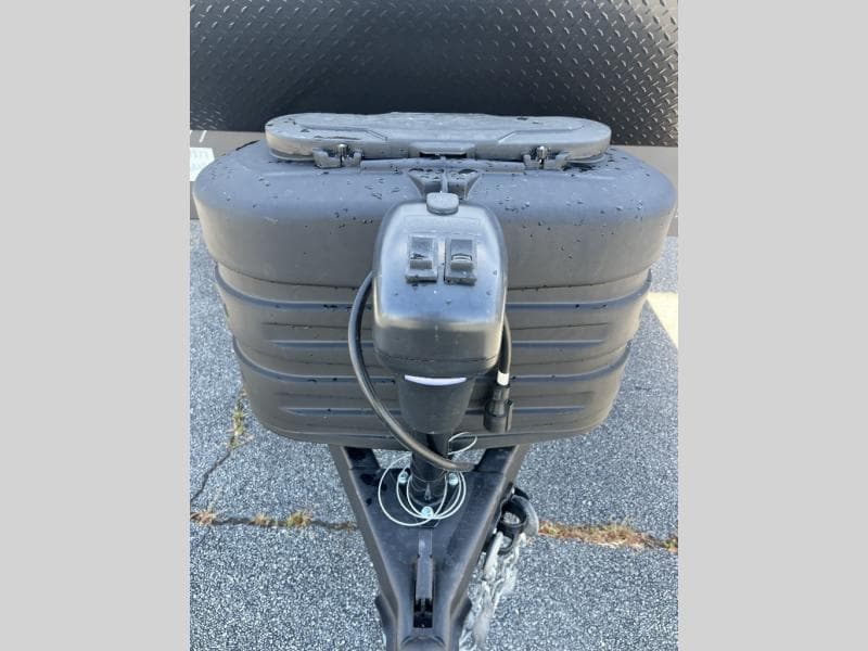 2025 Forest River 2025 Forest River Cherokee Wolf Den - thumbnail 9