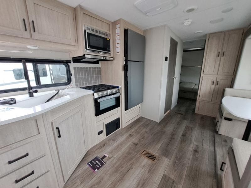 2026 Coachmen 2026 Coachmen Catalina Legacy Edition - thumbnail 8