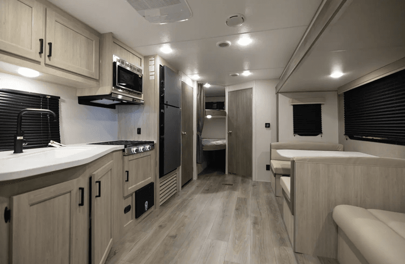 2026 Coachmen 2026 Coachmen Catalina Summit Series 8 - thumbnail 25