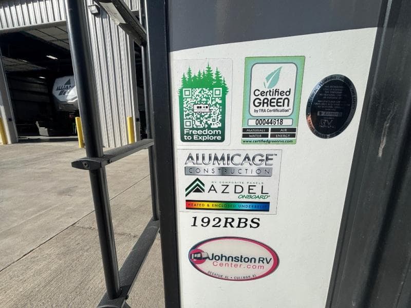 2024 Coachmen 2024 Coachmen Freedom Express Ultra Lite - thumbnail 8