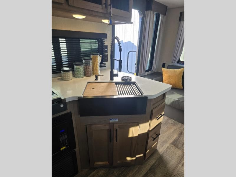 2024 Forest River 2024 Forest River Cherokee Grey Wolf Black Label - thumbnail 15