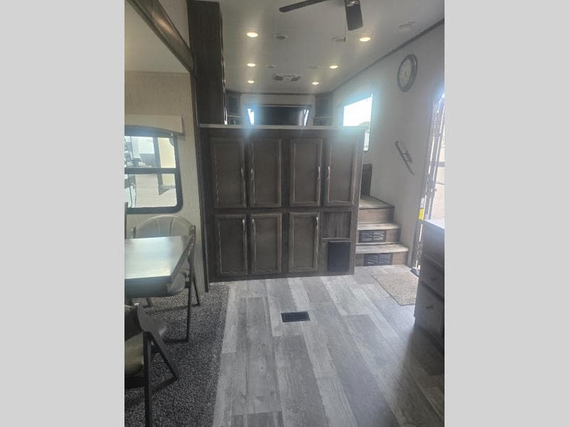 2021 Forest River 2021 Forest River Sierra - thumbnail 12