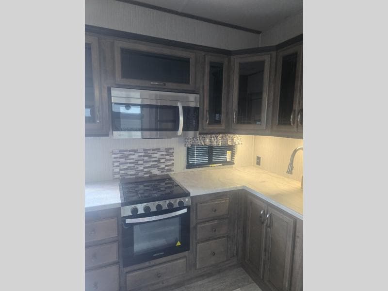 2021 Forest River 2021 Forest River Sierra - thumbnail 16