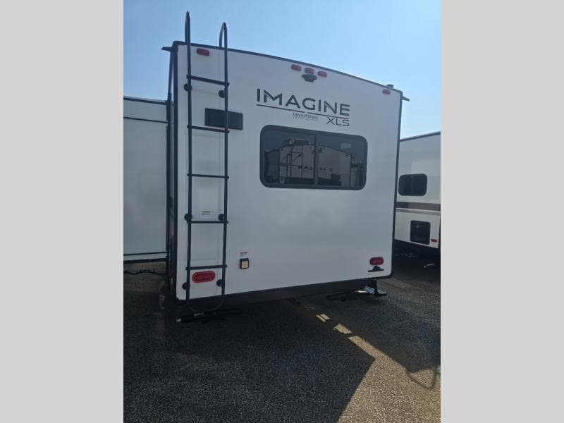 2026 Grand Design 2026 Grand Design Imagine - thumbnail 6