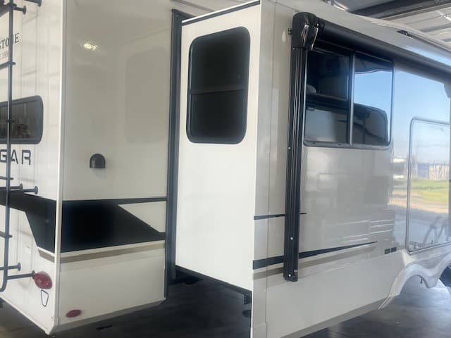 2026 Keystone RV 2026 Keystone RV Cougar Half Ton - thumbnail 5