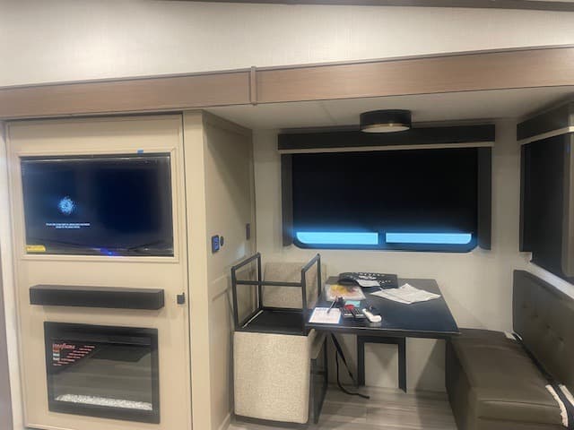 2026 Keystone RV 2026 Keystone RV Cougar Half Ton - thumbnail 11