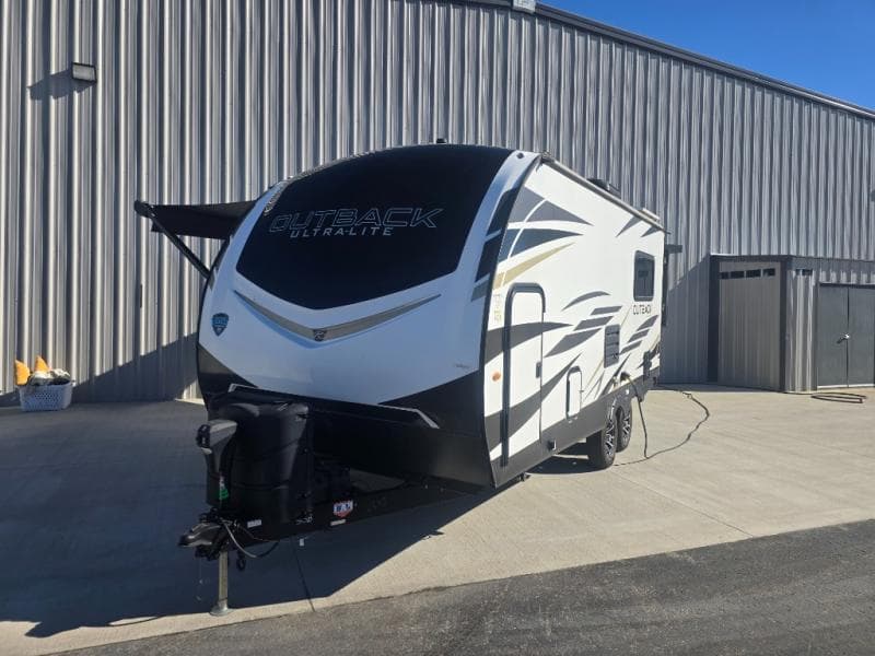 2023 Keystone RV 2023 Keystone RV Outback Ultra-Lite - thumbnail 4