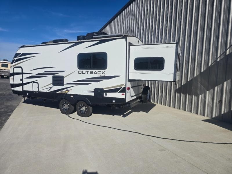 2023 Keystone RV 2023 Keystone RV Outback Ultra-Lite - thumbnail 32