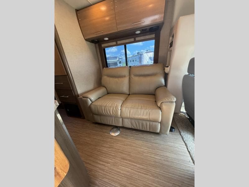 2017 Thor Motor Coach 2017 Thor Motor Coach Compass - thumbnail 10