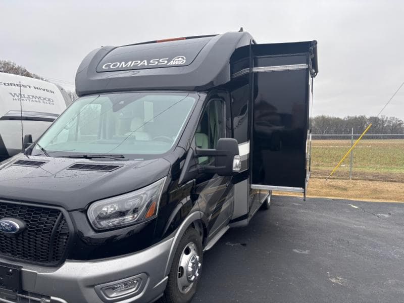 2025 Thor Motor Coach 2025 Thor Motor Coach Compass - thumbnail 5