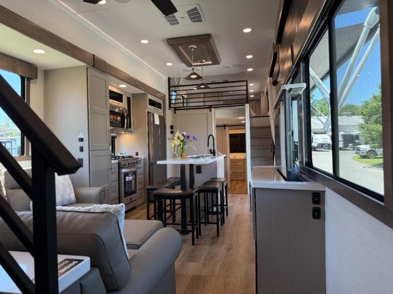 2026 Alliance RV 2026 Alliance RV Benchmark - thumbnail 5