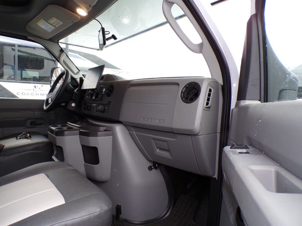 2025 Forest River 2025 Forest River Sunseeker - thumbnail 25