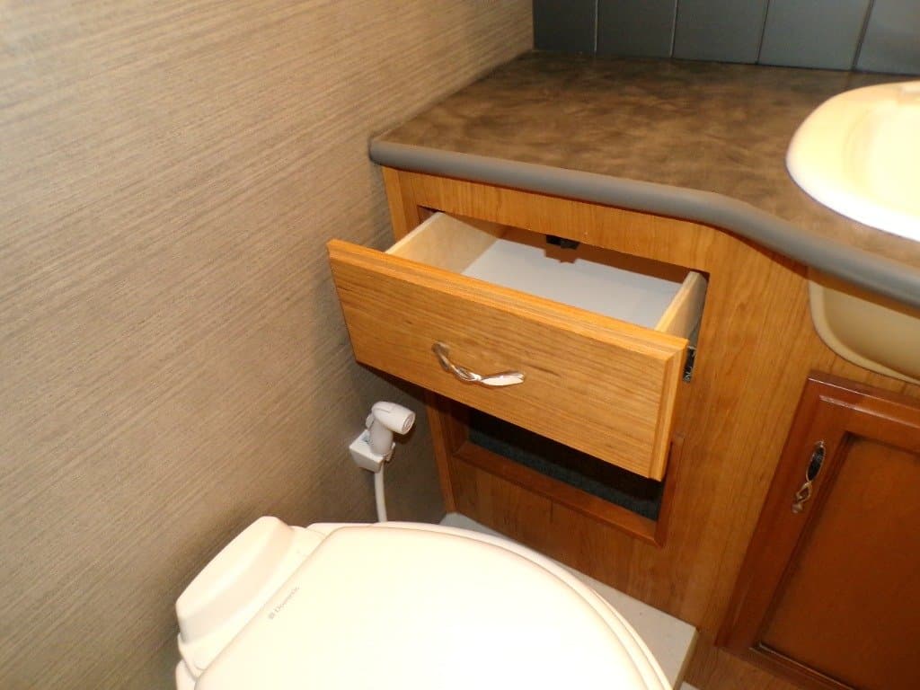 2016 Fleetwood 2016 Fleetwood Storm - thumbnail 58