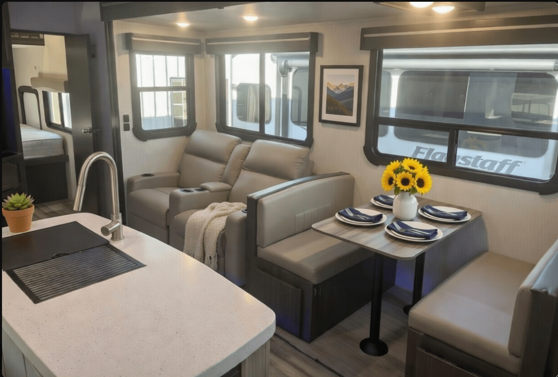 2022 CrossRoads 2022 CrossRoads Cruiser - thumbnail 5