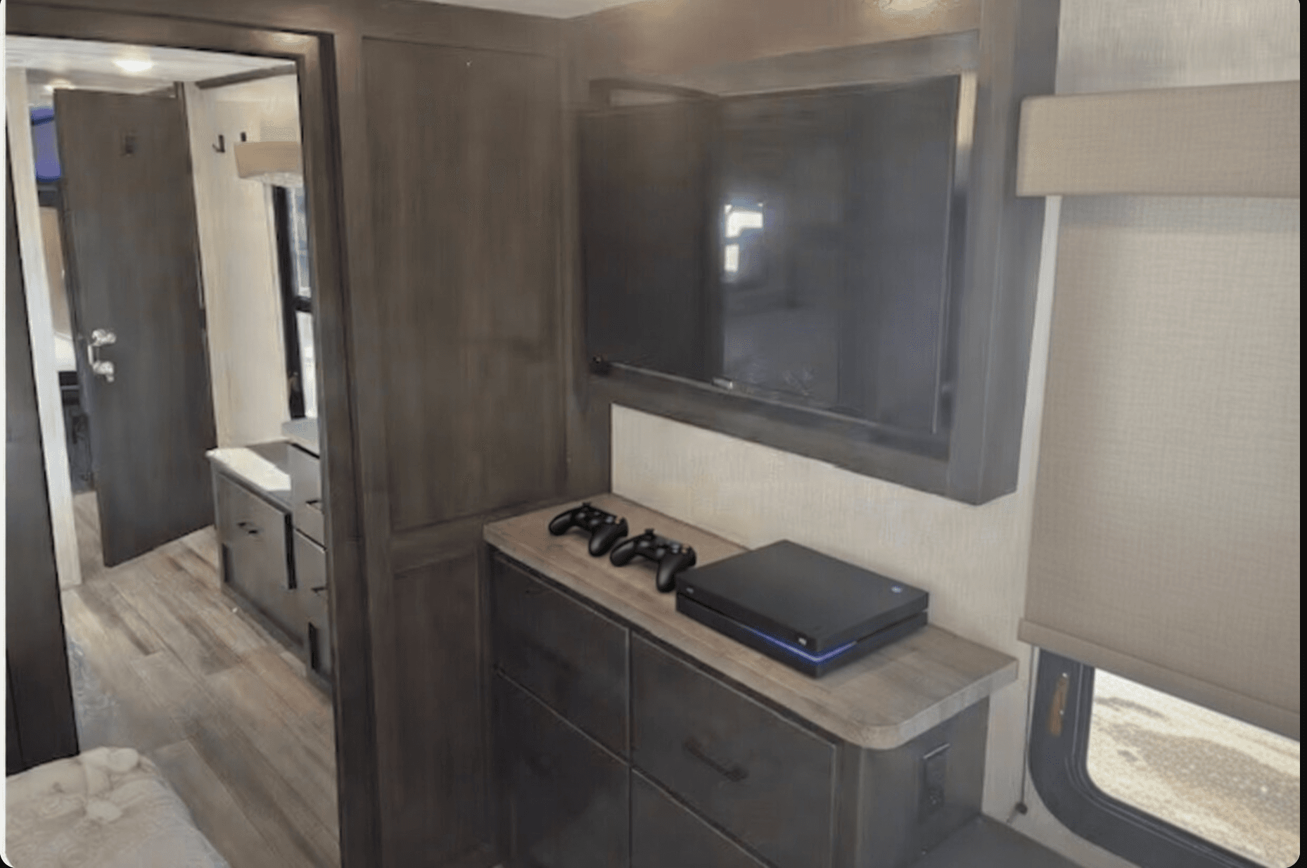 2022 CrossRoads 2022 CrossRoads Cruiser - thumbnail 32