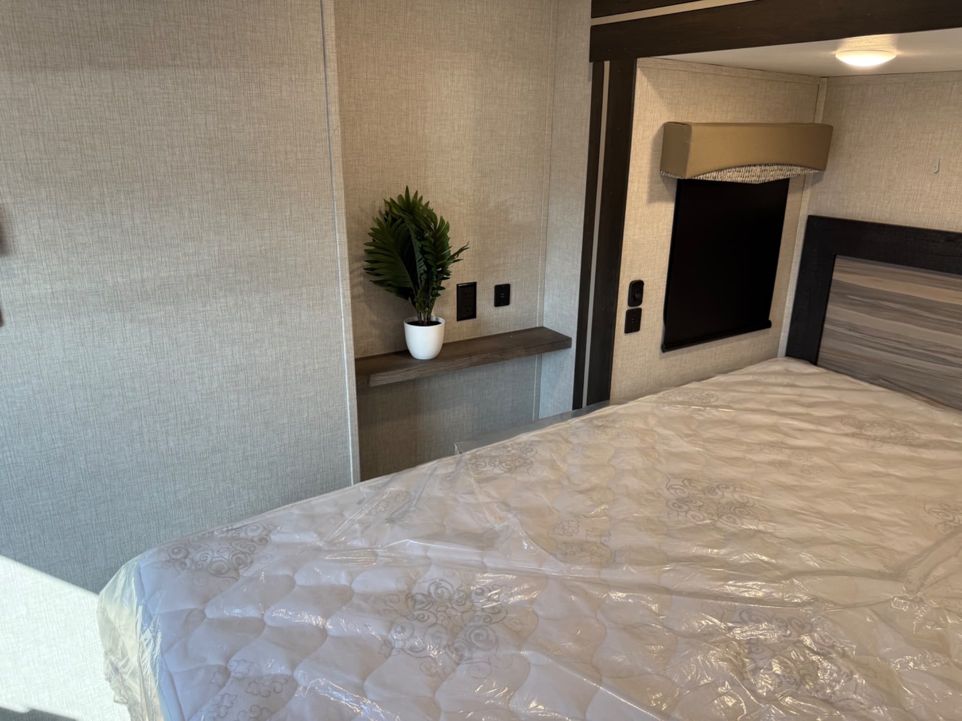 2022 CrossRoads 2022 CrossRoads Cruiser - thumbnail 43