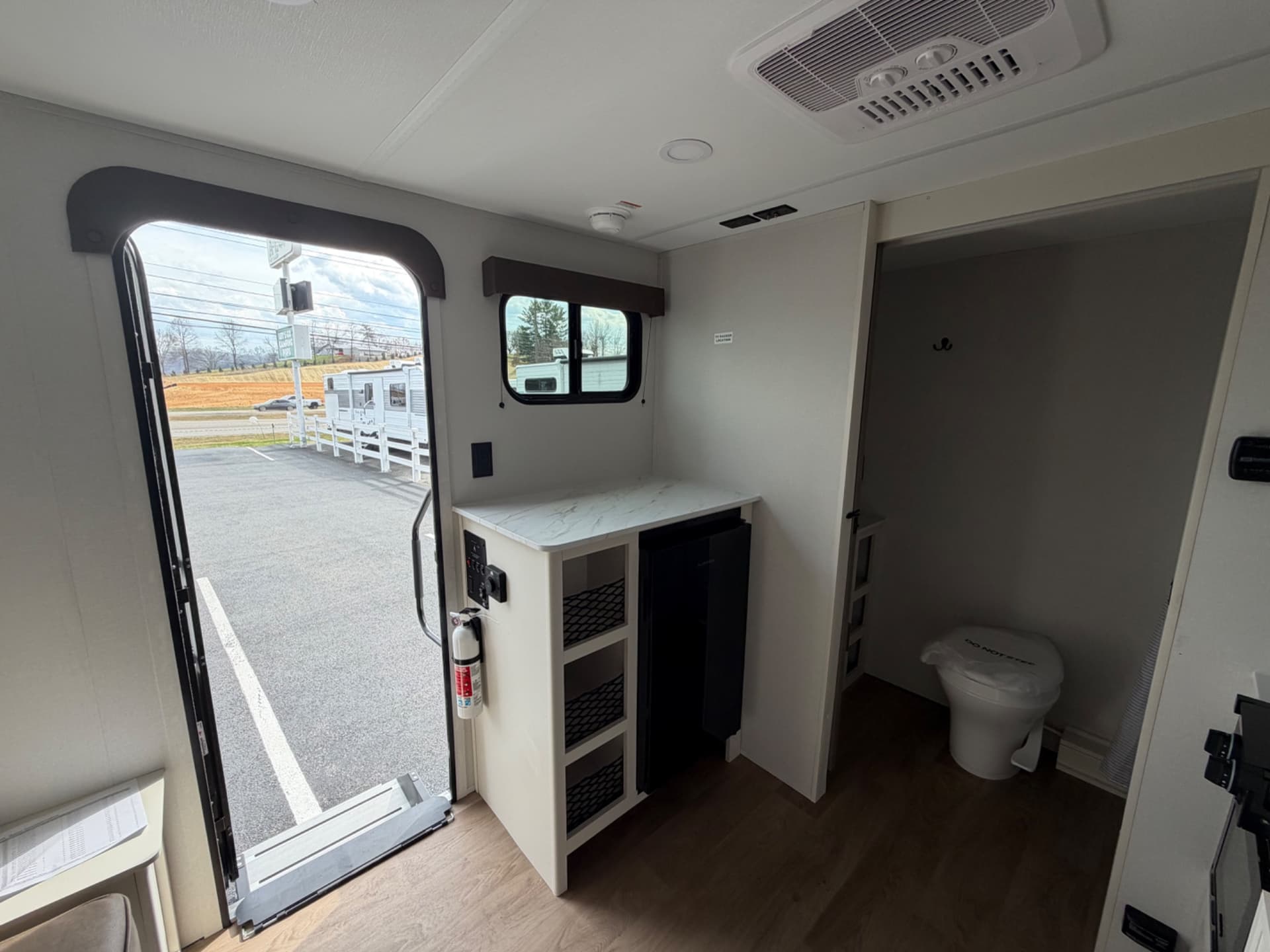 2026 Grand Design 2026 Grand Design Transcend - thumbnail 11